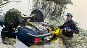 Eskişehir'de Suya Düşen Otomobildeki 3 Kişi Kurtarıldı