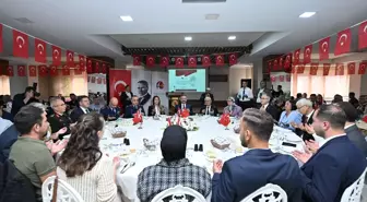 Eskişehir Valisi Hüseyin Aksoy gazilerle bir araya geldi