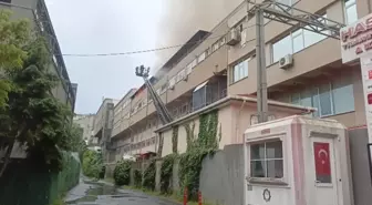 Eyüpsultan'da Tekstil Firmasında Yangın Çıktı