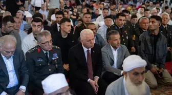 Fatih Camisi'nde 15 Temmuz şehitleri için hatim programı düzenledi