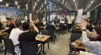 Fenomen dizinin hayranları 'kendi gününde kendi mekanında' birincilik için yarışıyor