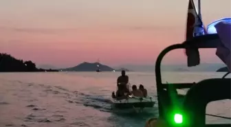Fethiye Açıklarında Sürüklenen Tekneden 4 Kişi Kurtarıldı