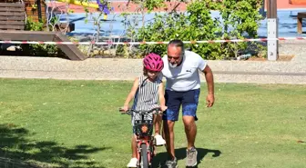 Fethiye'de Çocuklara Bisiklet Eğitimi