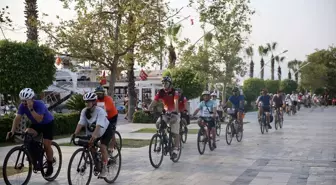 Fethiye'de bisiklet tutkunları 'sessiz sürüş' etkinliği düzenledi