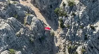 Fethiye'de Yamaç Paraşütü Kazası: Pilot ve Yolcu Kurtarıldı
