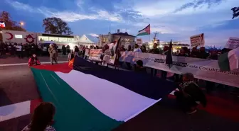 Kadıköy'de 'İsrail'e Tam Ambargo, Filistin'e Özgürlük' Yürüyüşü Düzenlendi