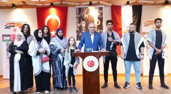 Filistinli ve Mısırlı aileler, Türkiye'nin Kahire Büyükelçiliğindeki dayanışma etkinliğinde bir araya geldi