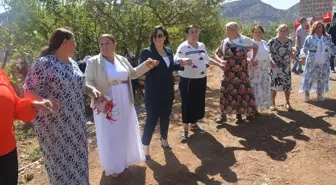 Fransa'dan Asuri Ziyareti: Aksu Köyü'nde Davul ve Halay