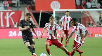 Trabzonspor, Antalyaspor'u 2-0 Mağlup Etti