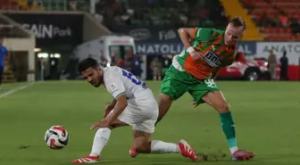 Corendon Alanyaspor ile Çaykur Rizespor Arasında İlk Yarısı Golsüz Sona Erdi