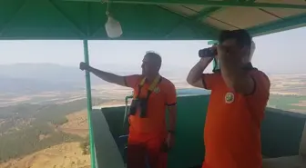 Emirtepe Yangın Gözetleme Kulesi'nde Orman Bekçilerinin 24 Saatlik Nöbetleri