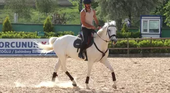 Gaziantep'te hobi olarak biniciliğe başlayan doktor lisanslı sporcu oldu