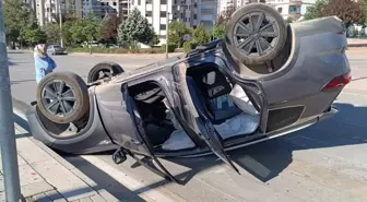 Gaziantep'te Polis Aracıyla Çarpışan Otomobilde Sürücü Yaralandı