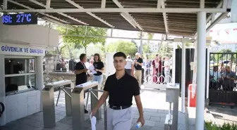 Bölgedeki Yüzbinlerce Öğrenci YKS AYT Sınavına Girdi