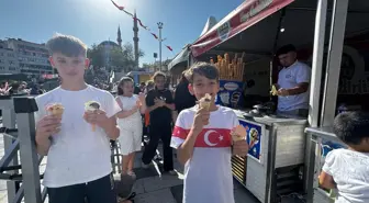 Gaziosmanpaşa'da Dondurma Festivali: 10 Ton Dondurma Dağıtıldı