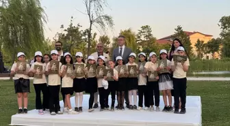 Geleceğin tasarımcıları Rami Kütüphanesi'nde defileye imza attı