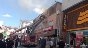 Gelibolu'da Üç Katlı Binada Yangın Paniği