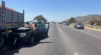 Aydın'da Otomobil Tıra Çarptı: Bir Yaralı