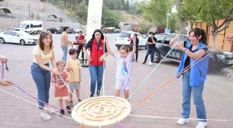 Pozantı'da Açık Hava Sinema Keyfi: 'Çanakkale Son Mektup' Gösterimi