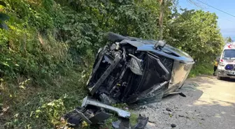 Giresun'da Hafif Ticari Araç Yamaçtan Yuvarlandı: 4 Yaralı