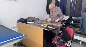 59 Yıldır Terzilik Yapan Mehmet Zenk, Mesleğini Aşk ile Sürdürüyor