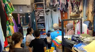 Gökçeada'da Yetim Çocuklara Karne Hediyesi Dağıtıldı