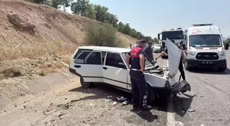 Gölbaşı'nda Trafik Kazası: İki Sürücü Yaralandı