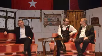 Giresun'da 'Giresun'un Değerleri Bizim Uşaklar' Tiyatro Oyunu Sahnelendi