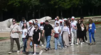 Dinle Hisset Keşfet Projesi ile Gençler Anıtkabir'i Ziyaret Etti