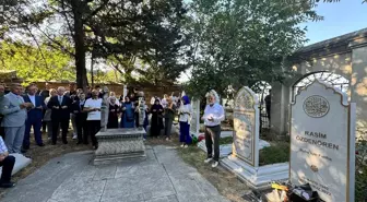 'Gül Yetiştiren Adam' Rasim Özdenören, vefatının 3. yılında kabri başında anıldı