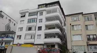 Şarkıcı Güllü, Yalova'daki Evinden Düşerek Hayatını Kaybetti