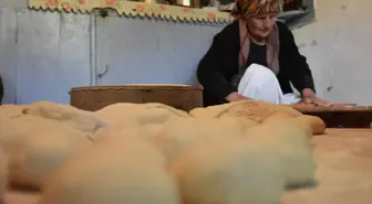 Gümüşhane'de Kadınlar İmece Usulü Kışlık Yiyecek Hazırlıyor