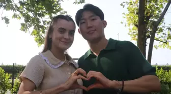 Güney Koreli Can Kim, Türk sevgilisi Melisa Şat ile Nişanlandı