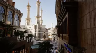Hac Farizasını Yerine Getiren Müslümanlar, Mescid-i Haram'da İbadetlerine Devam Ediyor