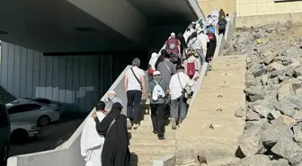 Hacı Adayları Kabe'de Son Cuma Namazını Kıldı