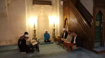 Bayburt'ta Hafızlık Eğitimi Tamamlayan Abdulhamit Yılmaz, Kur'an'ı Bir Günde Hatmetti