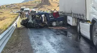 Hakkari'de Feci Trafik Kazası: 4 Ölü, 1 Yaralı