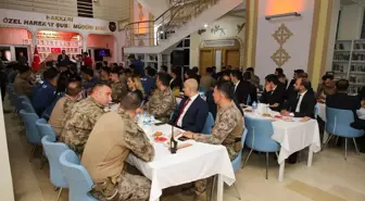Hakkari Valisi Ali Çelik, Güvenlik Güçleriyle Bayramlaştı