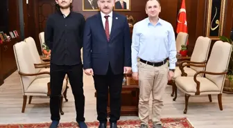 Harran Üniversitesi Öğrencisi EVOARS Projesi ile Teknoloji Yarışmasında Birinci Oldu