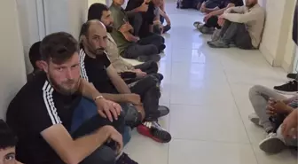 Hatay'da Yasa Dışı Göçmen Operasyonu: 65 Suriye Uyruklu Yakalandı