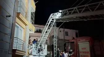 Antakya'da Apartman Yangını: 4 Kişi Dumandan Etkilendi