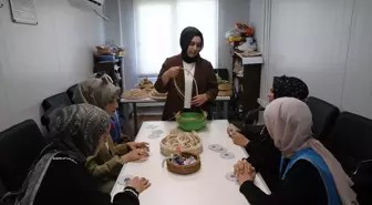 Depremzede Kadınlar, Hünerhane Atölyeleri ile El Beceri ve Gelir Elde Ediyor