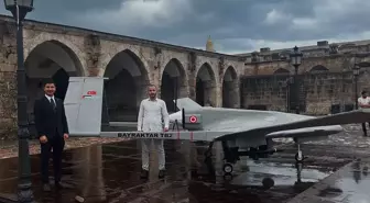 Payas'ta İki Arkadaş, Bayraktar TB2'nin Ahşap Maketini Yaptı