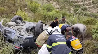 Hatay'da Uçuruma Yuvarlanan Araçta 4 Yaralı