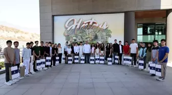 Başkan Öntürk, Başarılı Öğrencilere Bilgisayar Hediye Etti