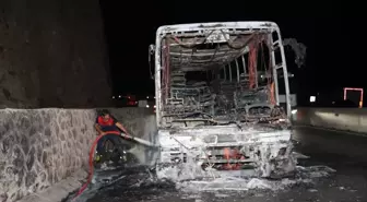 Belen'de Yolcu Otobüsünde Yangın Çıktı