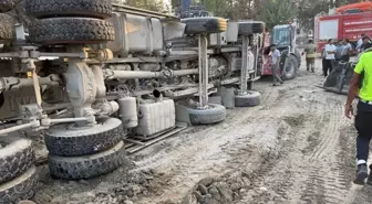 Antakya'da Hafriyat Kamyonu Devrildi, Sürücü Hayatını Kaybetti