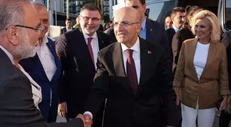 Hazine ve Maliye Bakanı Şimşek İzmir'de çeşitli ziyaretlerde bulundu