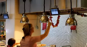 Alanya'daki Otelde Dijital Yemek İsimlikleri ile Misafir Memnuniyeti Artıyor