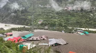 Hindistan'da Sel ve Heyelan: 4 Ölü, 100 Kayıp